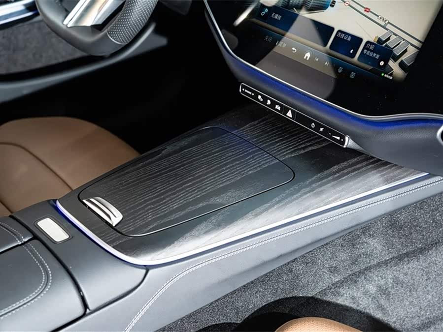 Mercedes-Benz E Class New Energy 2025 car image #15