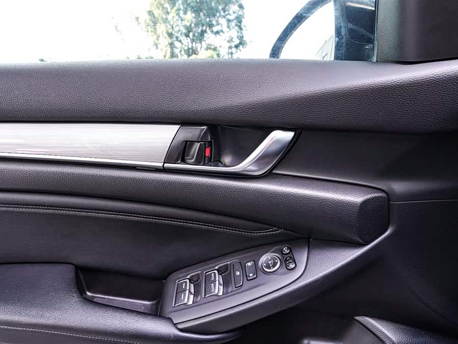 Honda Accord 2019 car image #15