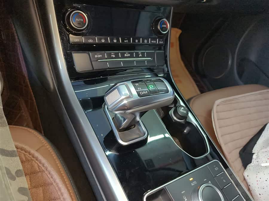 Haval H8 2018 изображение автомобиля #15