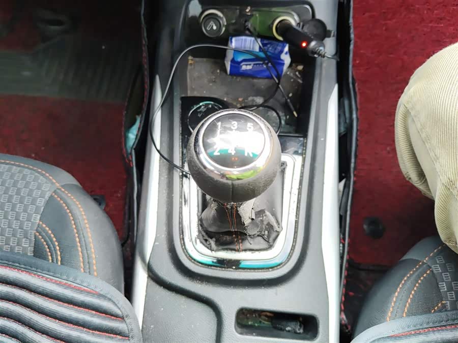 SWM X3 2019 صورة سيارة #15