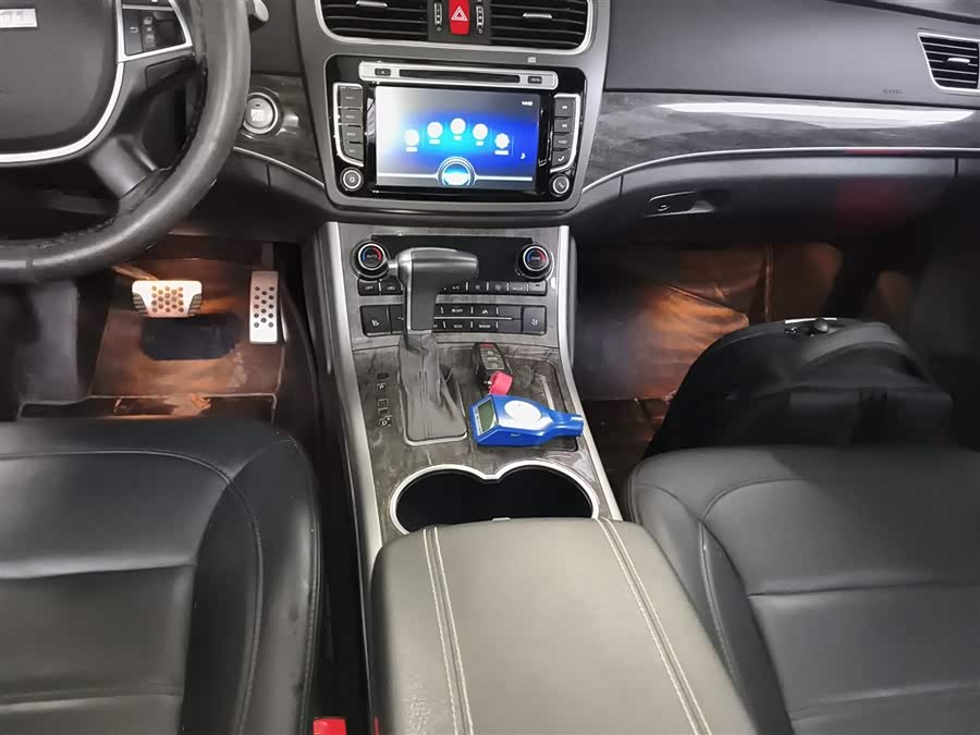 Haval H8 2017 car image #15