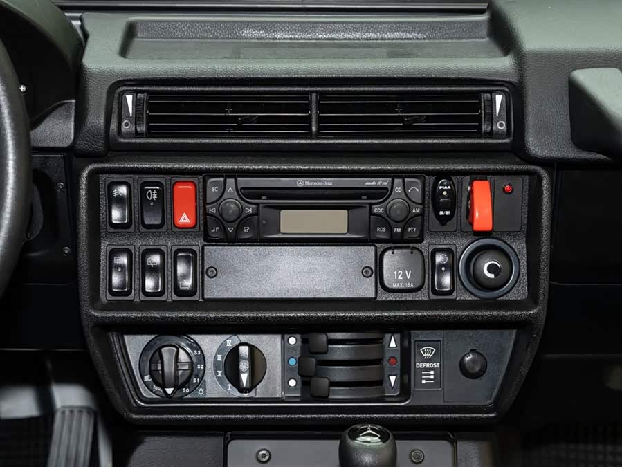 Mercedes-Benz 2019 car image #15