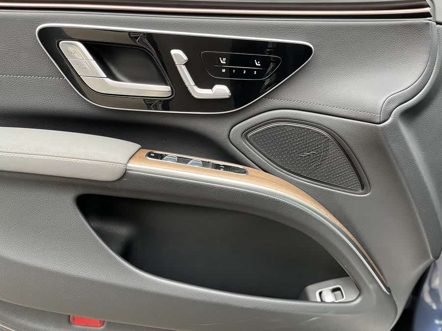 Mercedes-Benz EQS Class 2022 car image #15