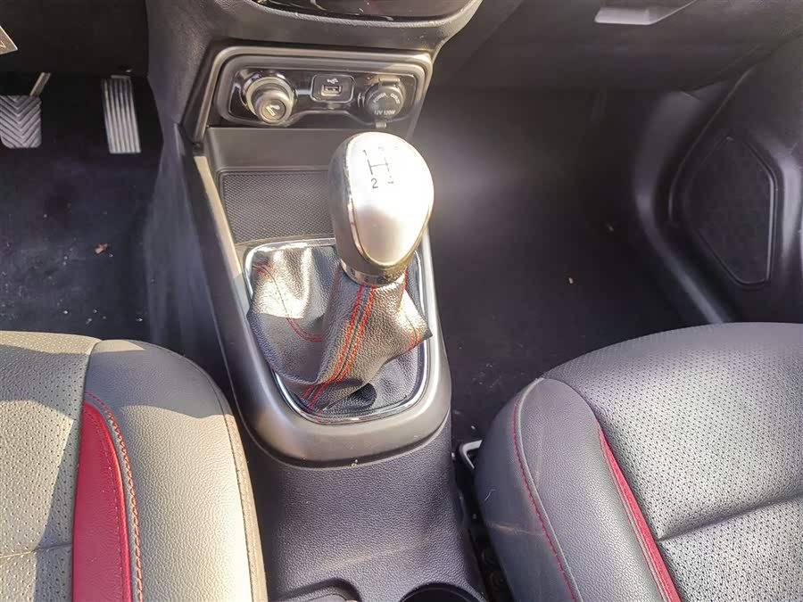 Changan CS15 2017 #15 Changan CS15 2017 car image #15
