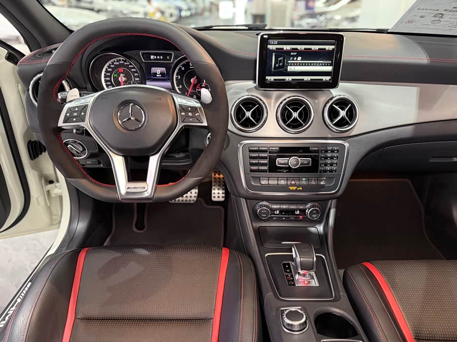 Mercedes-Benz GLA AMG 2015 car image #15