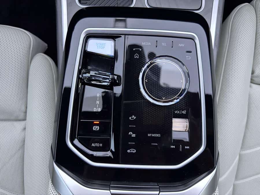 宝马 宝马i7 2023 汽车图片 #15