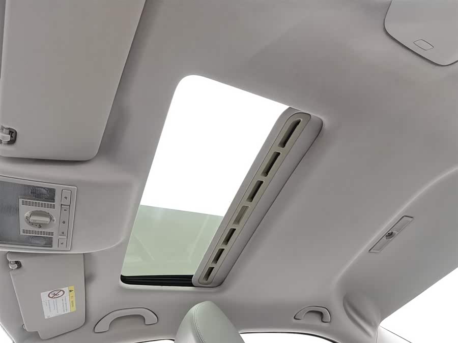 Skoda Rapid 2017 car image #15