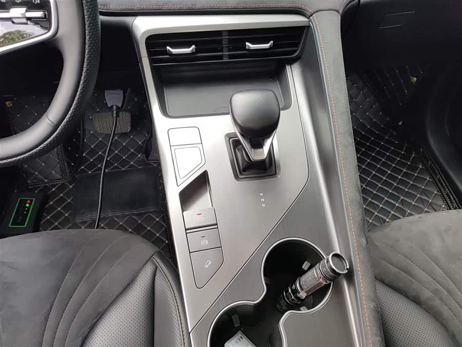 Roewe D5X DMH 2024 imagem de carro #15