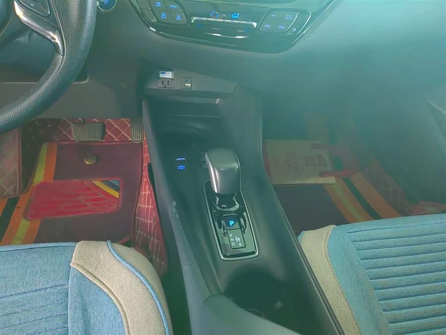 Toyota C-HR EV 2021 immagine di auto #15