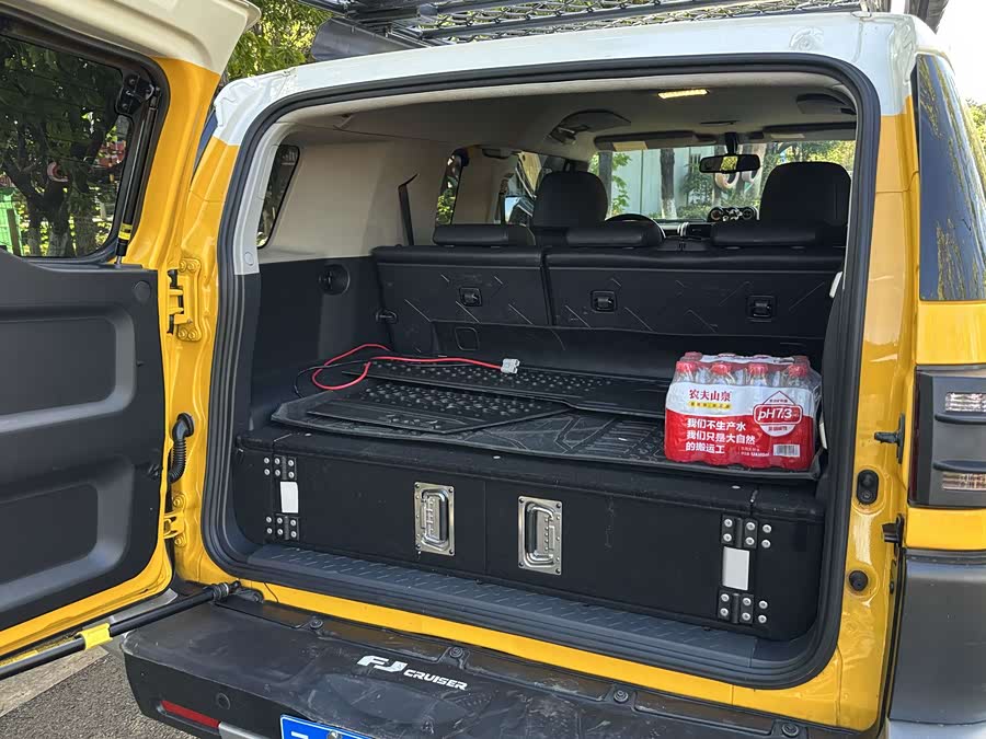 Toyota FJ Cruiser 2018 #15 Toyota FJ Cruiser 2018 car image #15