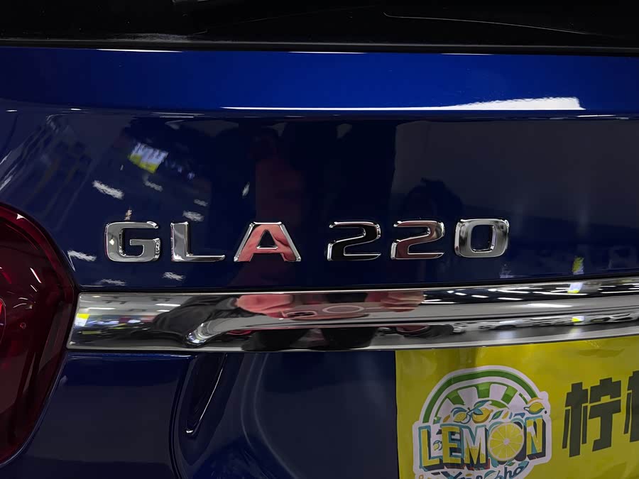 Mercedes-Benz GLA Class 2018 #15 Mercedes-Benz GLA Class 2018 car image #15