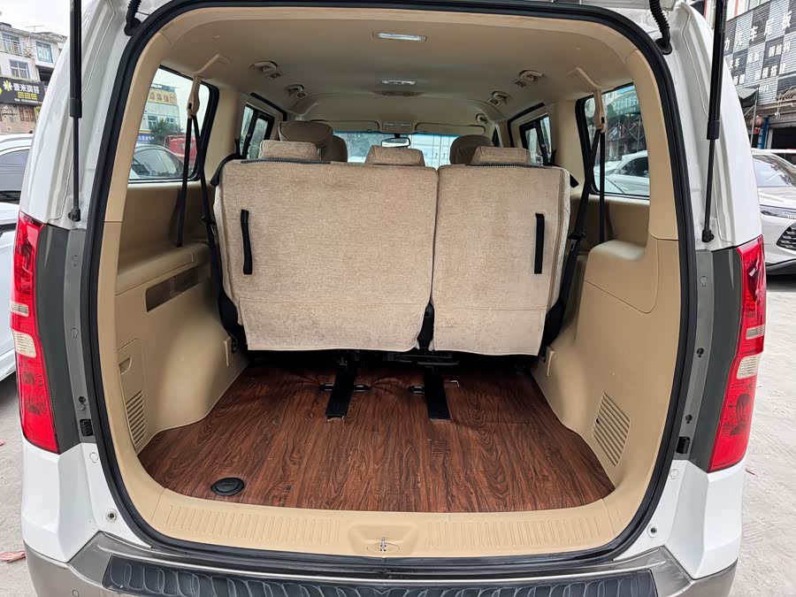 Hyundai H-1 2012 #15 Hyundai H-1 2012 car image #15