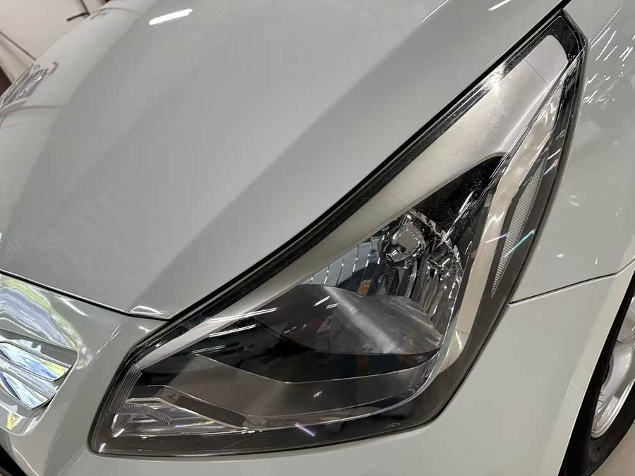 Mazda Reina Hatchback 2017 #15 Mazda Reina Hatchback 2017 car image #15