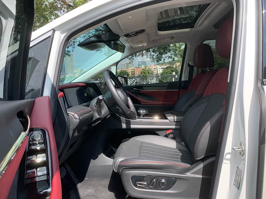 GAC Trumpchi E9 2024 car image #15