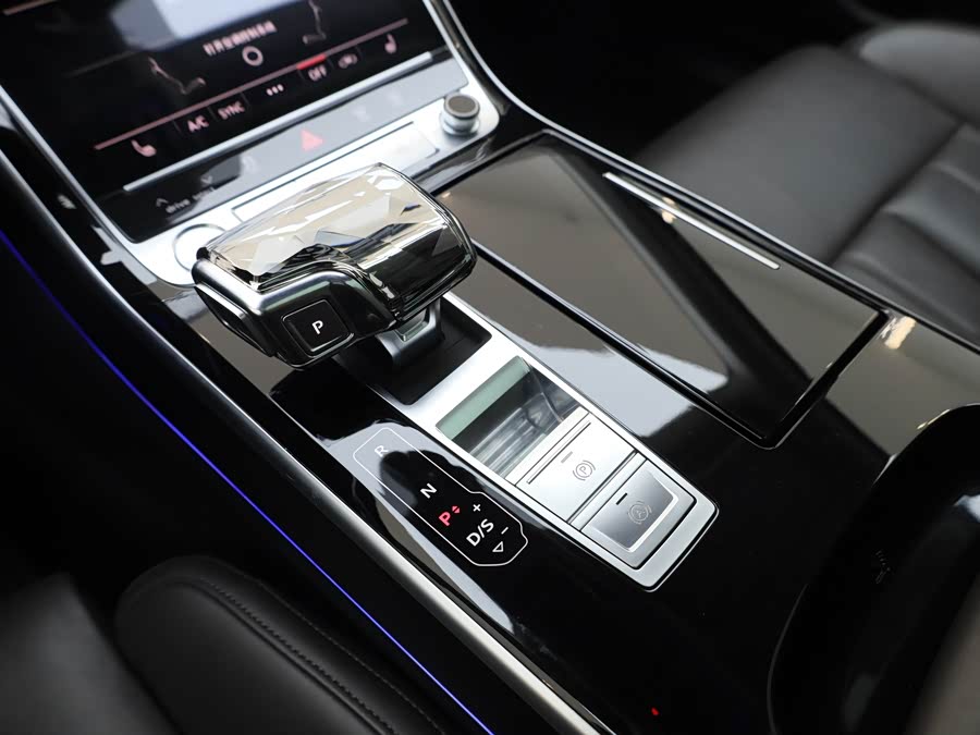 Audi A8 2019 image de voiture #15