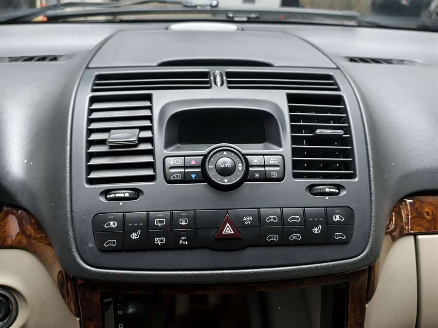 奔驰 唯雅诺 2013 汽车图片 #15