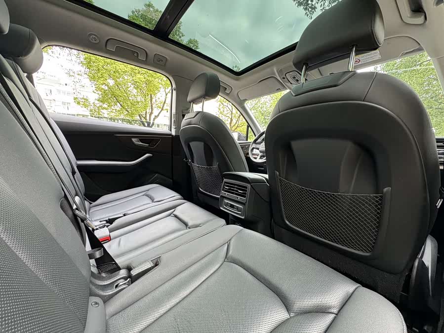 Audi Q7 2023 car image #15