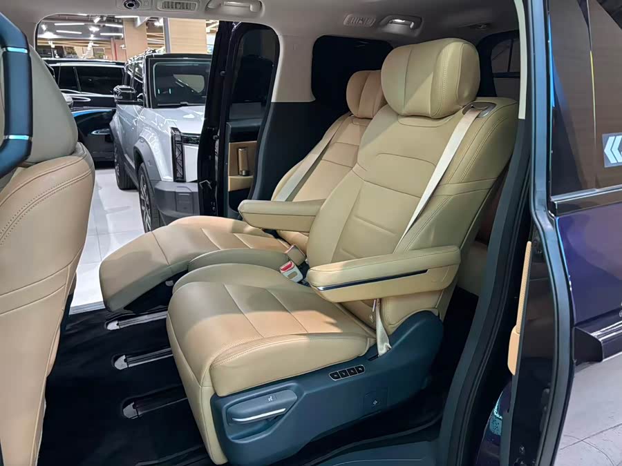 GAC Trumpchi E8 New Energy 2023 #15 GAC Trumpchi E8 New Energy 2023 car image #15