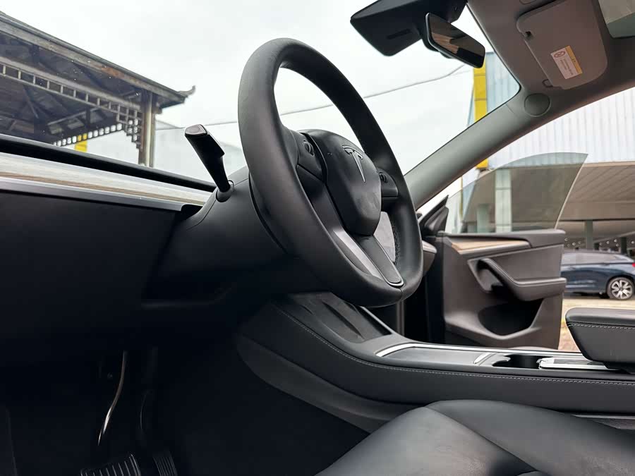 Tesla Model Y 2022 #15 Tesla Model Y 2022 car image #15