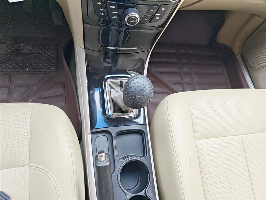 GEELY GC7 2014 #15 GEELY GC7 2014 car image #15