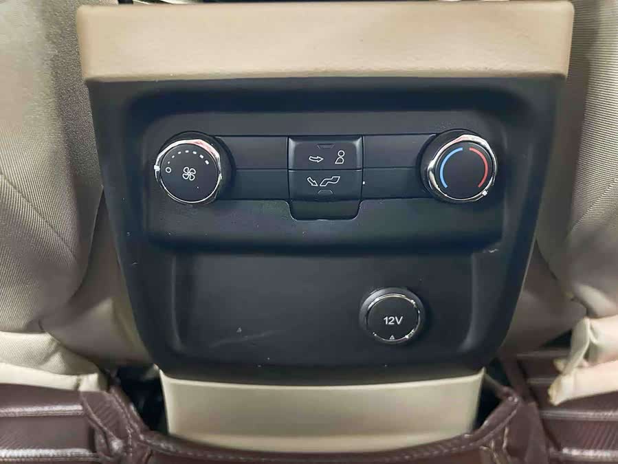 Ford Everest 2020 car image #15