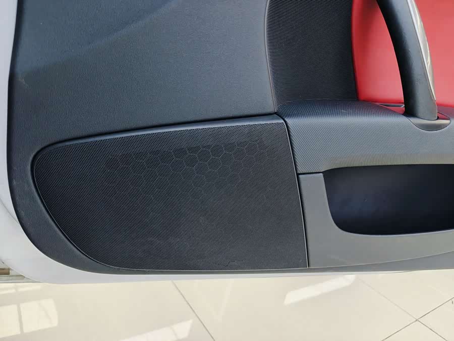 Audi TT 2011 #15 Audi TT 2011 car image #15