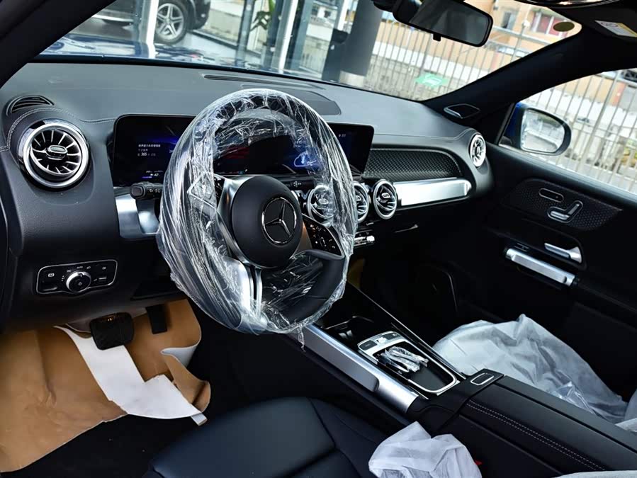 Mercedes-Benz EQB Class 2025 #15 Mercedes-Benz EQB Class 2025 car image #15