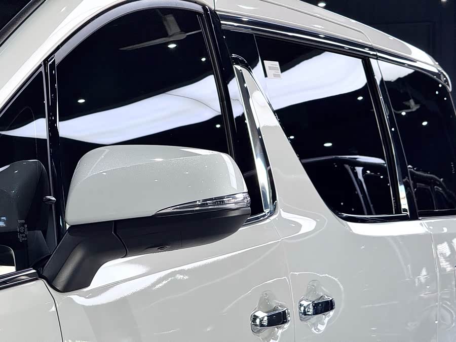 Toyota Vellfire 2023 car image #15