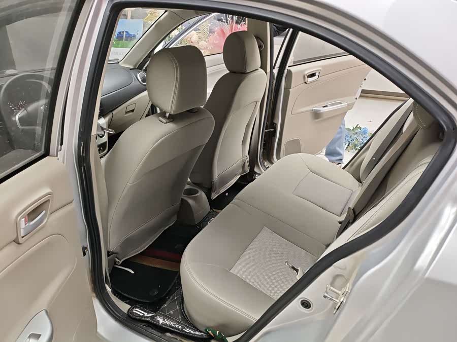 长安 悦翔V3 2015 汽车图片 #15