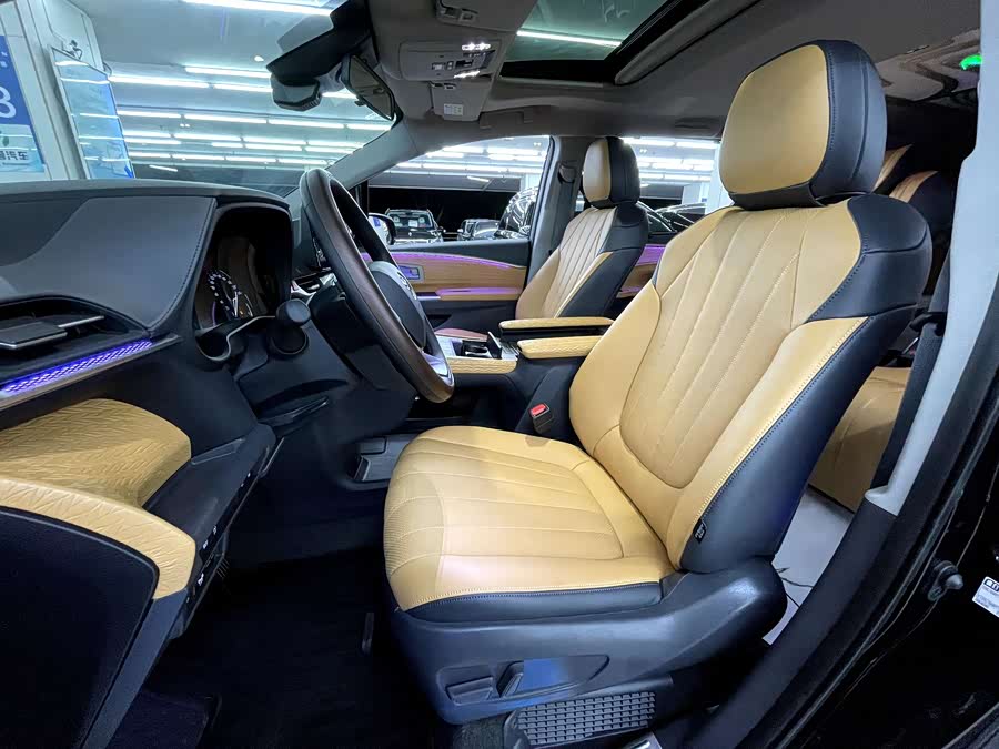 Toyota Granvia 2024 car image #15