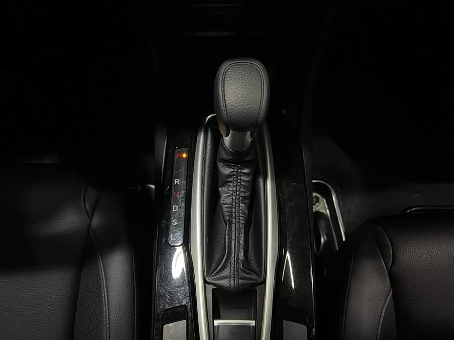 Honda Envix 2022 صورة سيارة #15