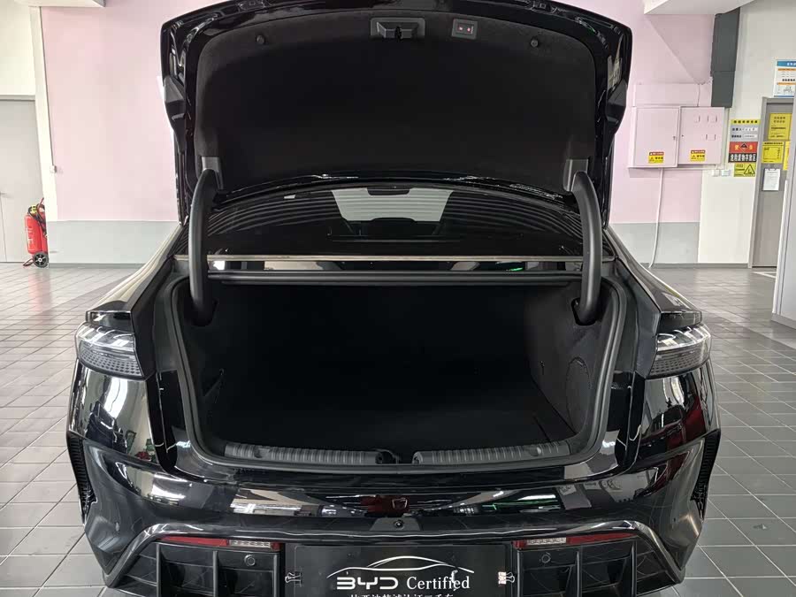 BYD Seal 2025 #15 BYD Seal 2025 car image #15