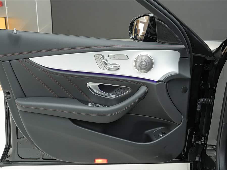 Mercedes-Benz E AMG 2023 immagine di auto #15