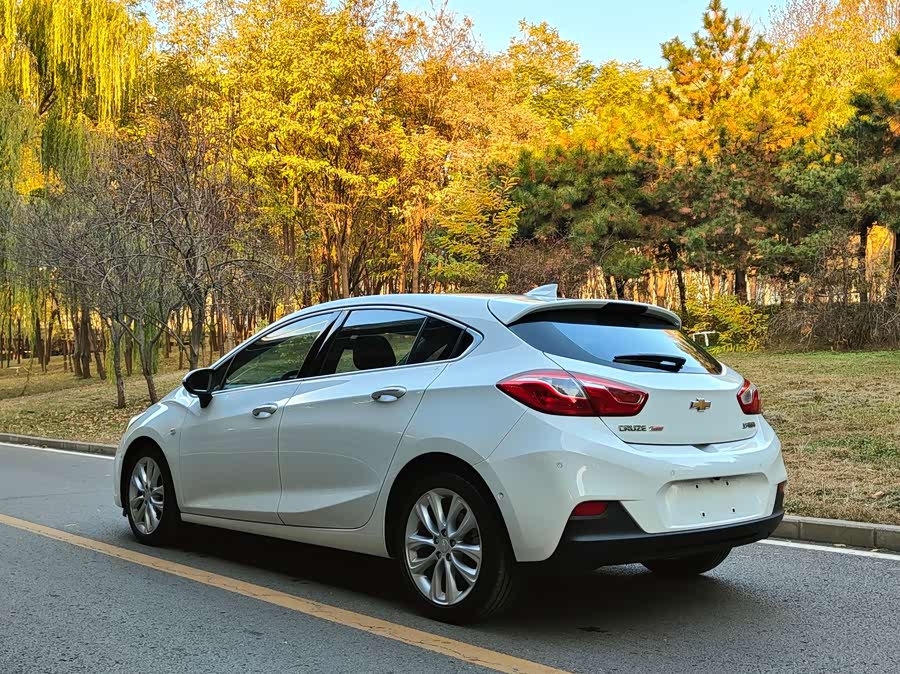 Chevrolet Cruze 2017 immagine di auto #15