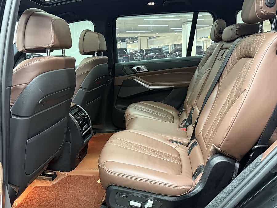 BMW X7 2020 immagine di auto #15