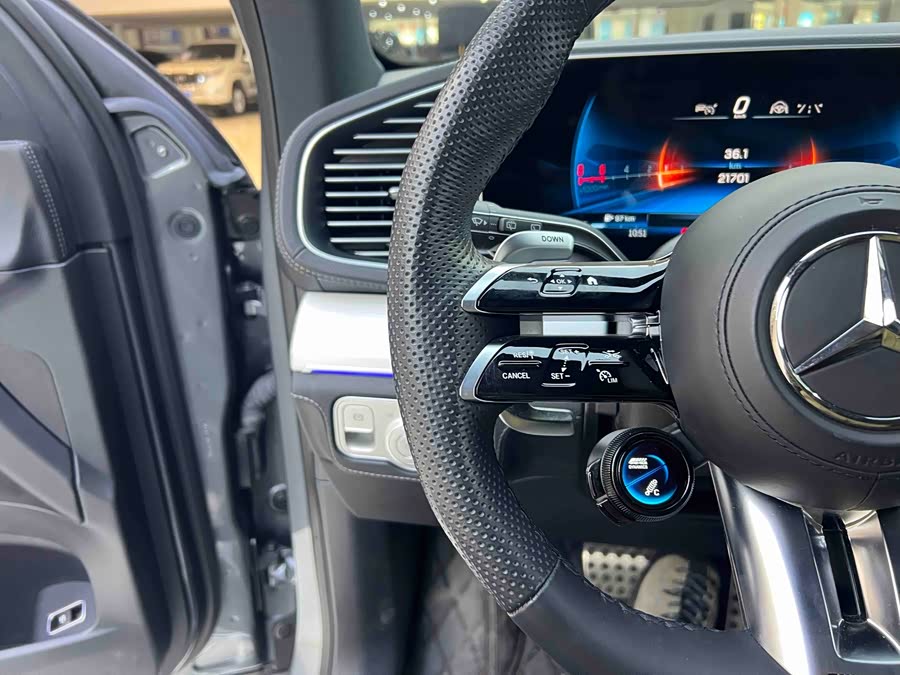 Mercedes-Benz GLE AMG 2023 immagine di auto #15