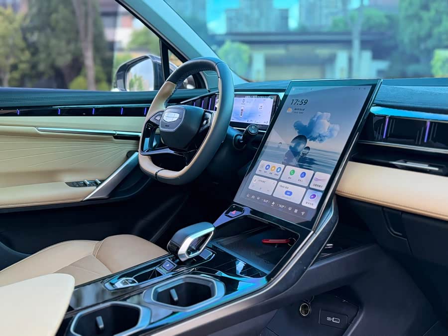 GEELY Boyue L 2024 car image #15