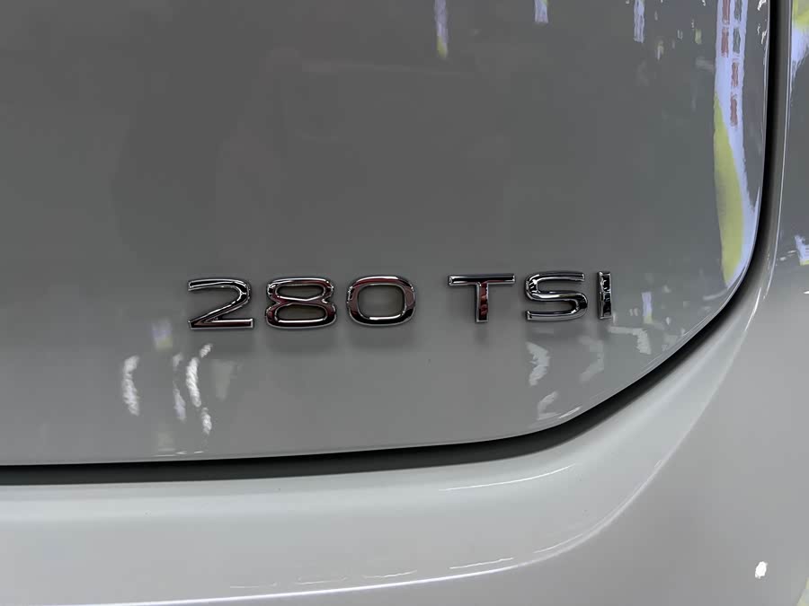 Volkswagen Golf 2022 car image #15
