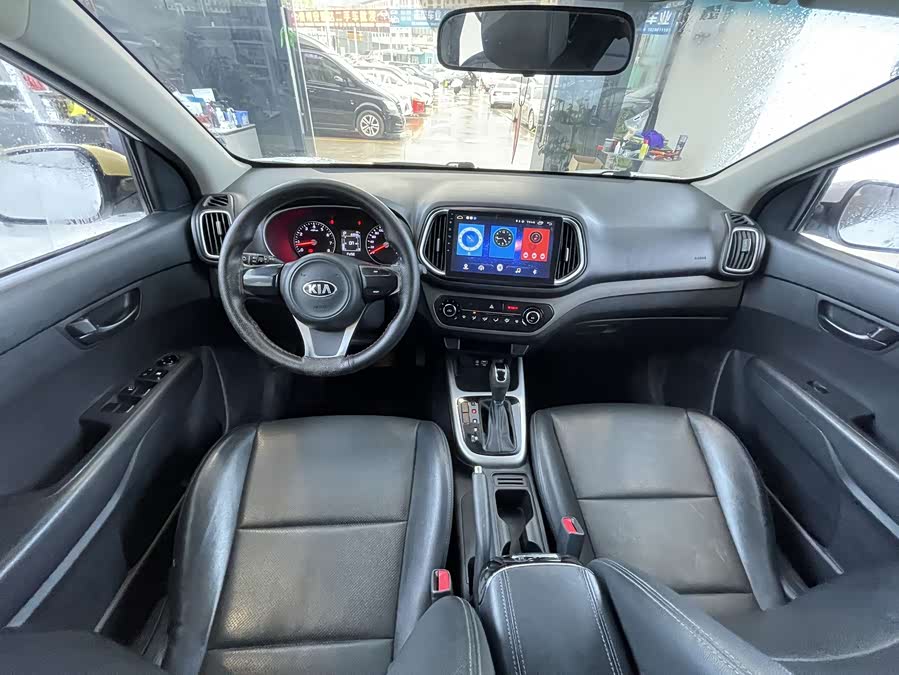 Kia Stonic 2018 image de voiture #15