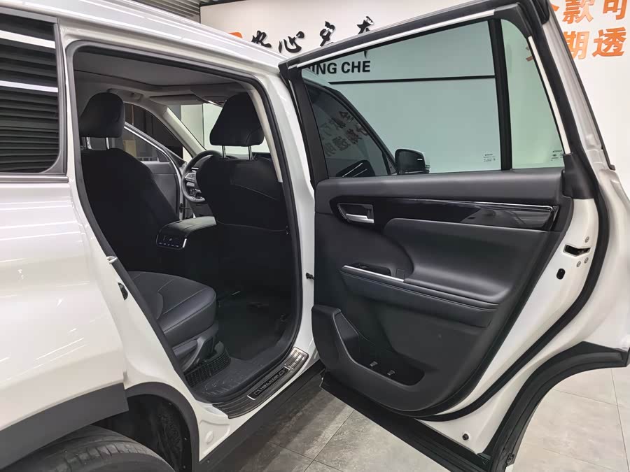 Toyota Highlander 2021 car image #15