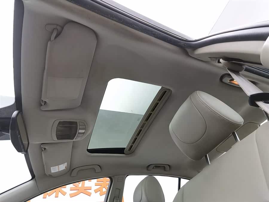 2012 car image #15
