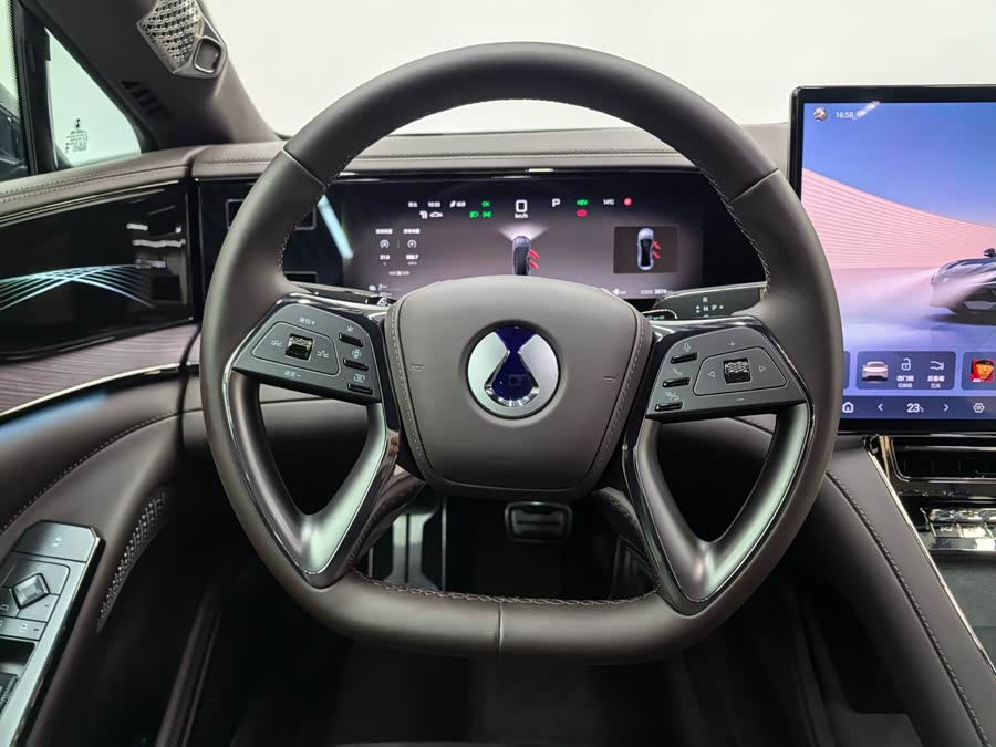 Denza Z9 2024 car image #15