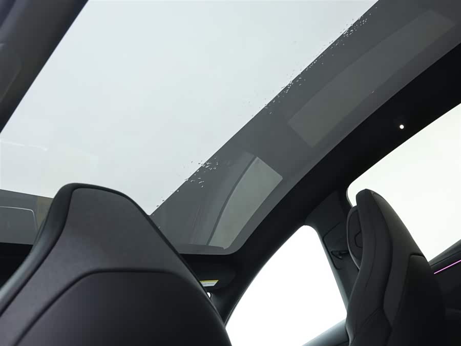 特斯拉 Model Y L 2025 汽车图片 #15