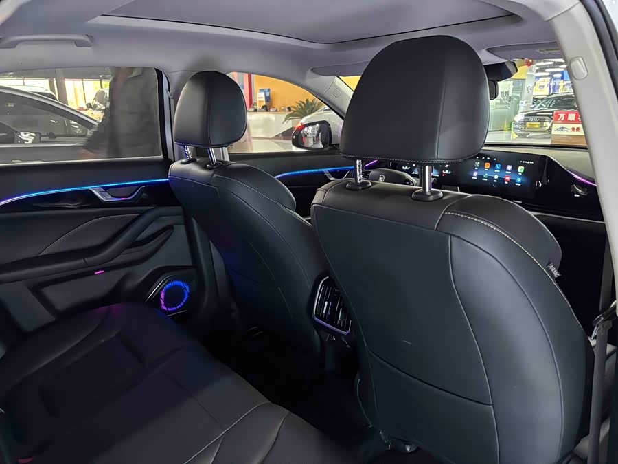 2023 car image #15