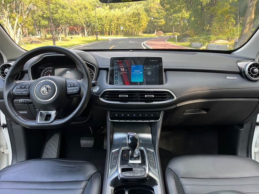 MG HS 2020 car image #15