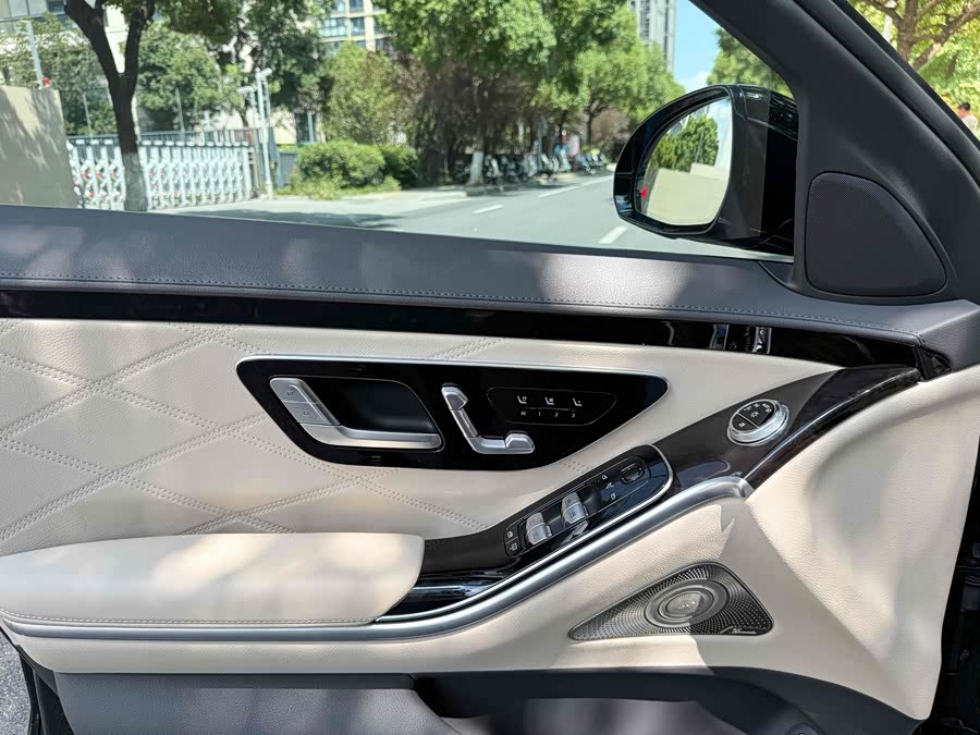 Mercedes-Benz Maybach S Class 2021 car image #15