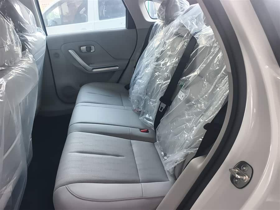 零跑汽车 零跑B01 2025 汽车图片 #15