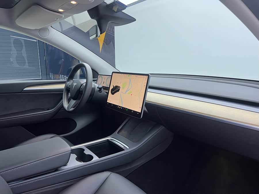 Tesla Model Y 2022 #15 Tesla Model Y 2022 car image #15