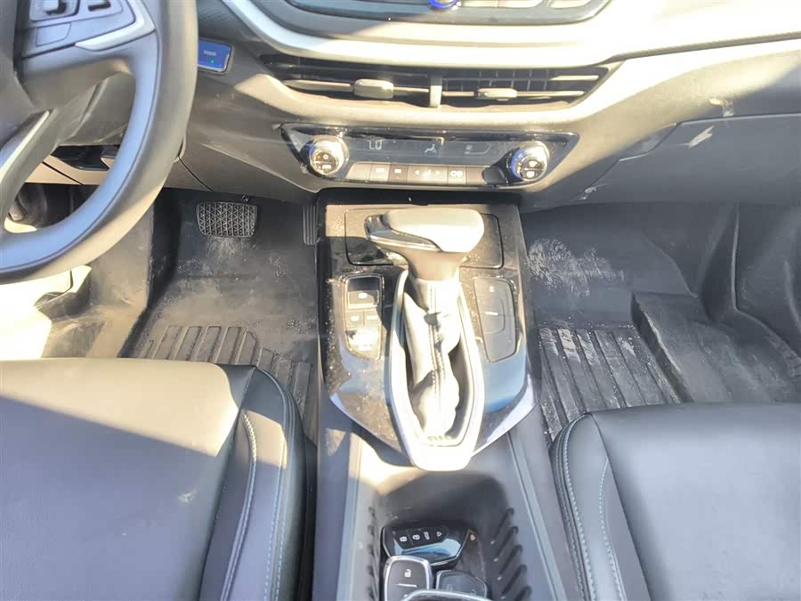 Chevrolet Charm 2023 car image #15