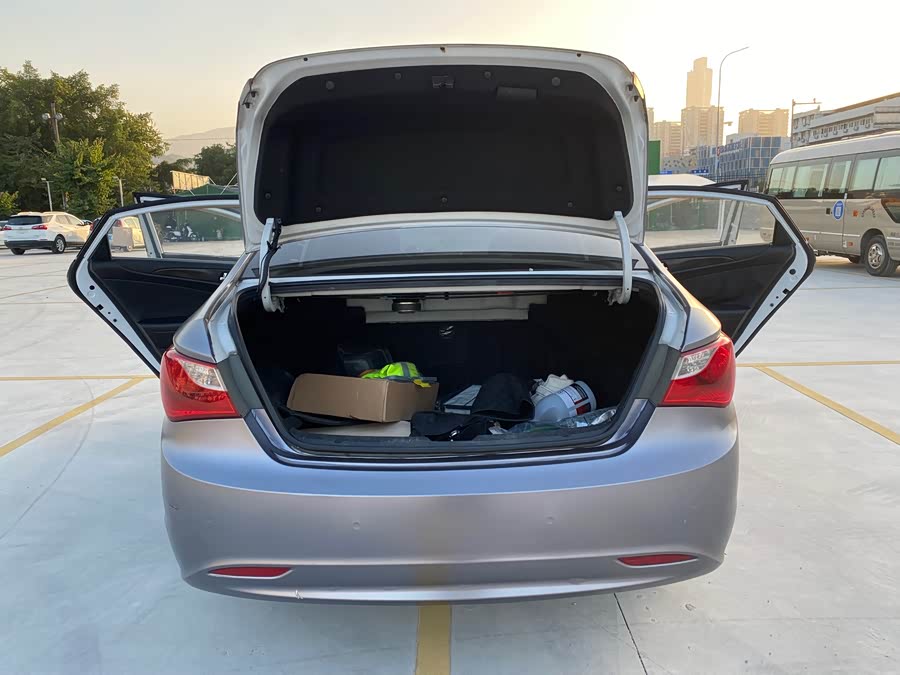 Hyundai Sonata 2011 image de voiture #15